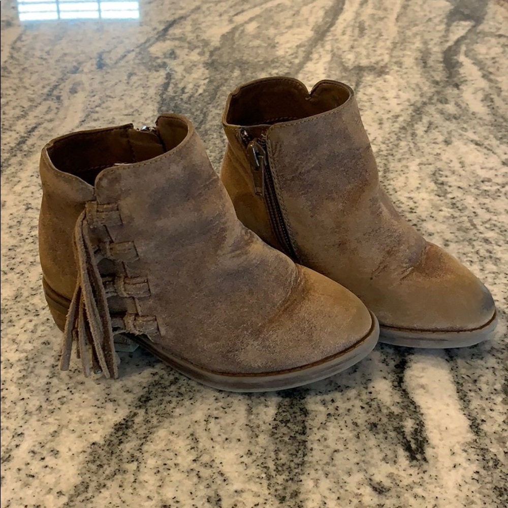 Toddler girl fringe boots